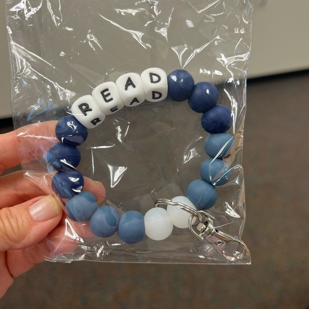 READ Bracelet Keychain 📚 ~ NWOT